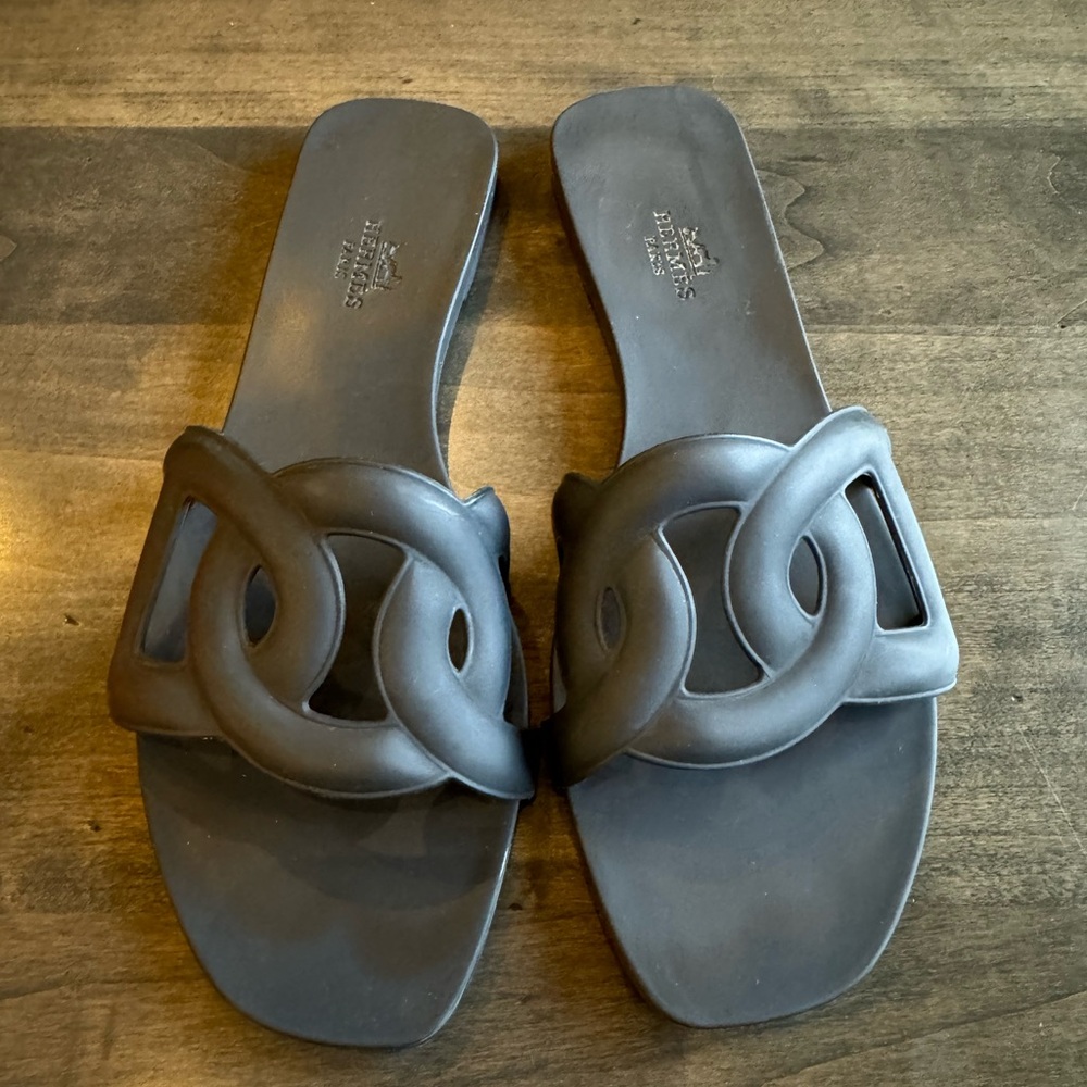 Hermes Aloha Black Slippers Size 40